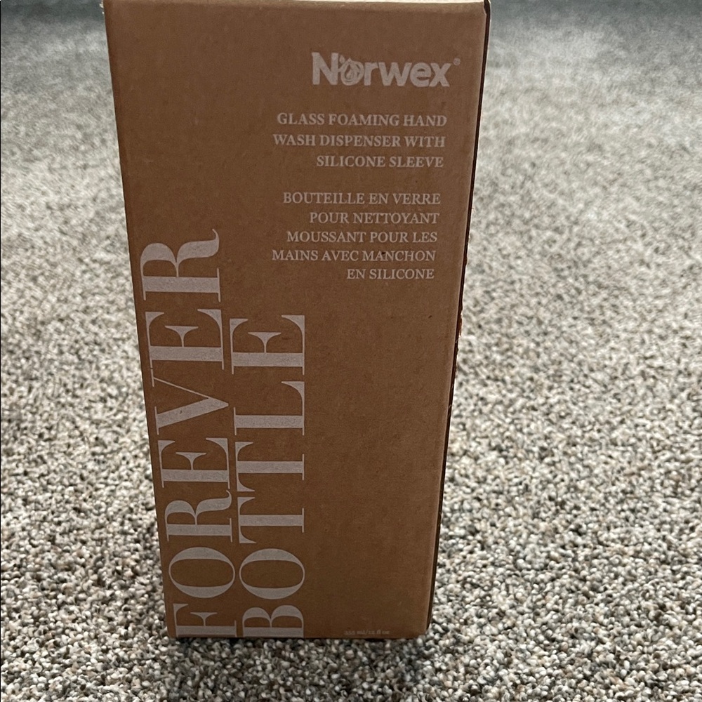 *NEW* Norwex Cleaning Set with Forever Bottle - Picture 8 of 10